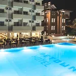 Ξενοδοχείο Town 4*