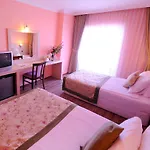 Ξενοδοχείο Town 4*